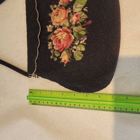 Vintage 1920 hand beaded purse - Picture 9 of 10
